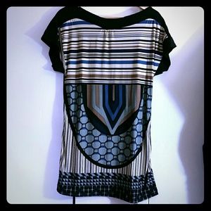 Mini Dress with cap sleeves.