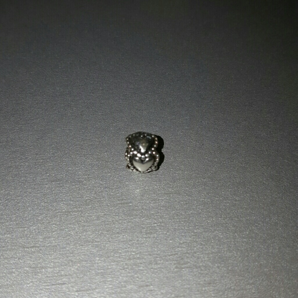 Pandora everlasting love heart charm