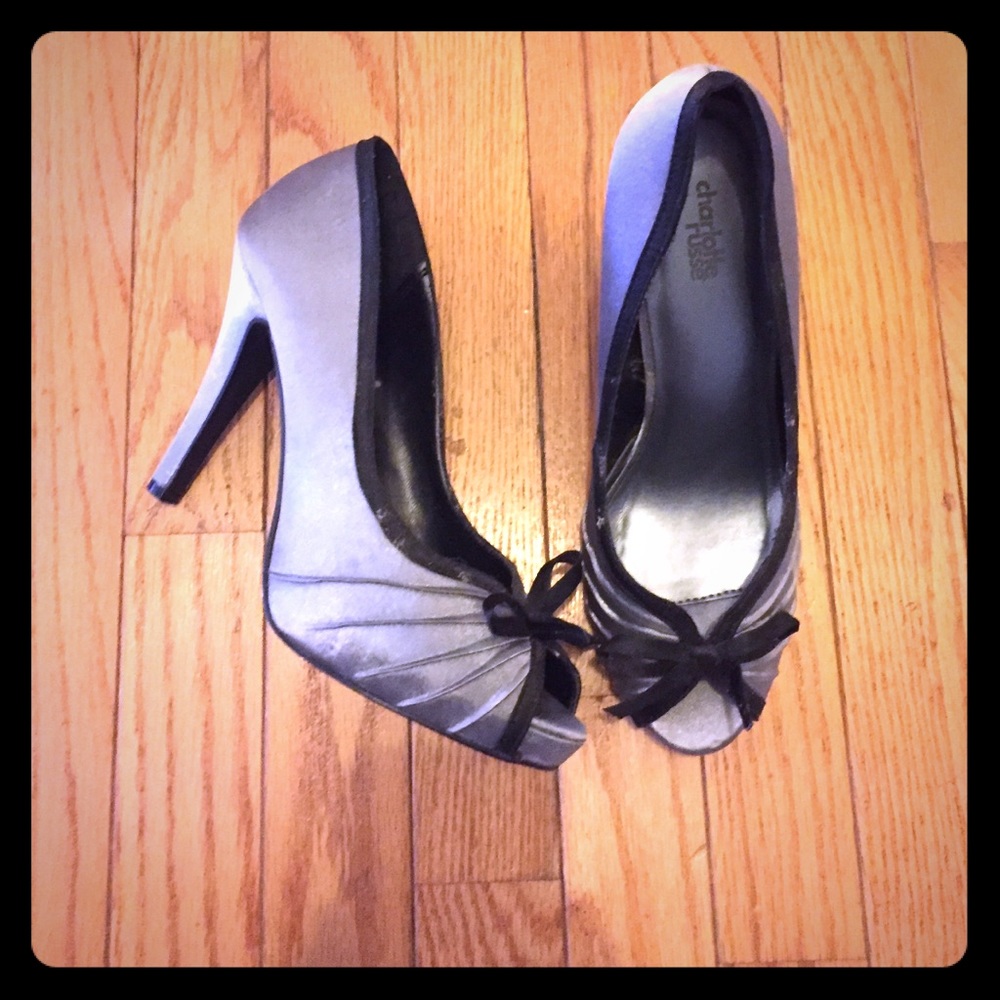Grey platform pumps with peeptoe