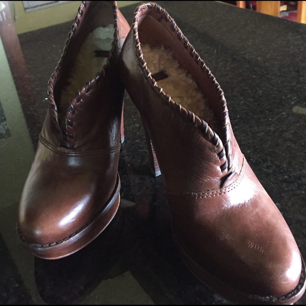 Leather UGG high heal  bootie