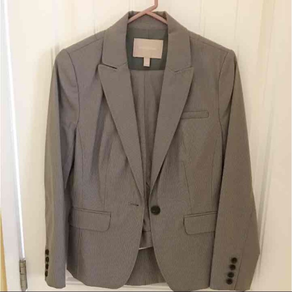 Grey Banana Republic Suit - 4 Petite