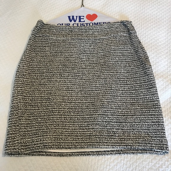 Banana Republic Dresses & Skirts - Banana Republic tweed with metallic skirt.