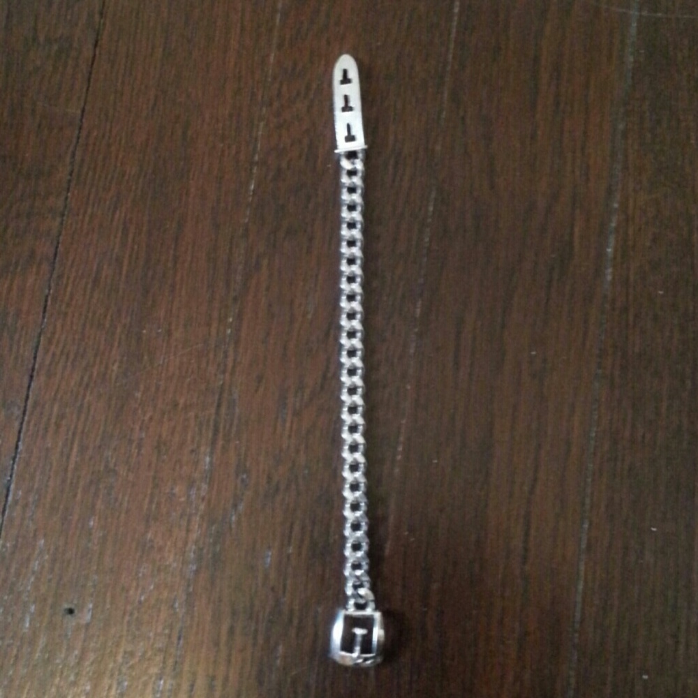 Avon Silver tone Buckle Bracelet