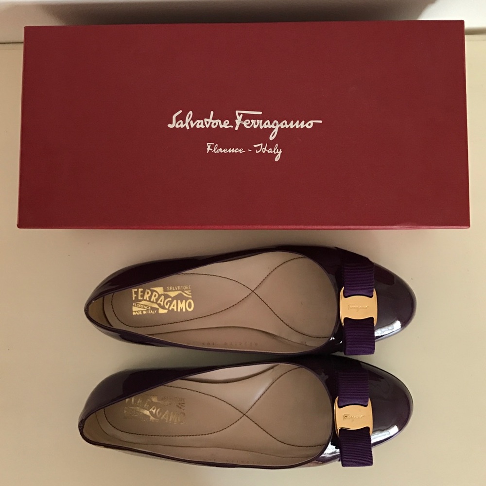 Salvatore Ferragamo Varina Flats Size 8