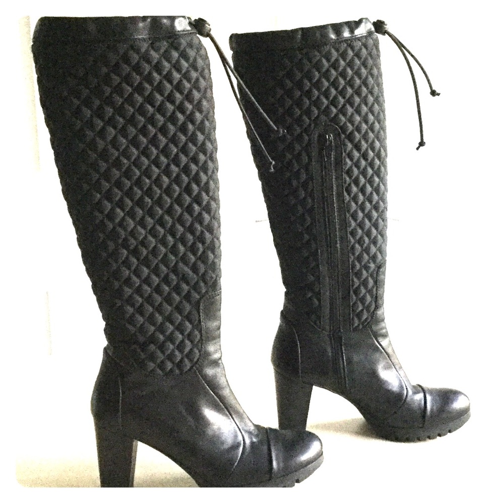 Black heeled boots