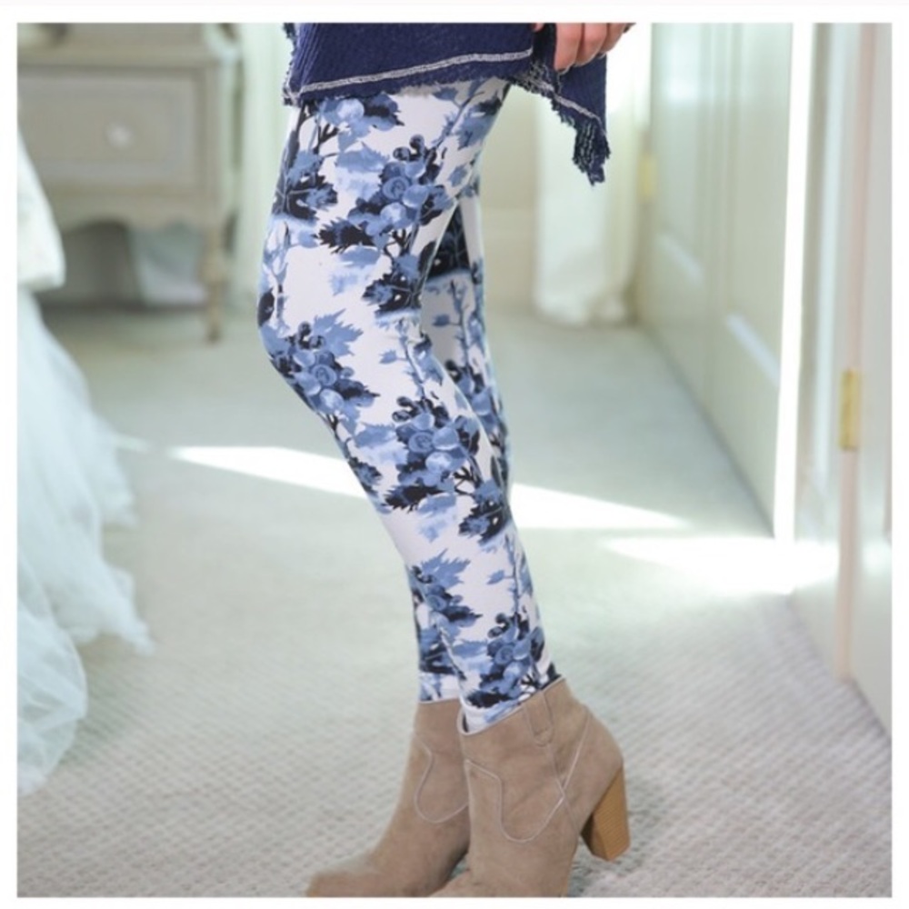 Super Soft Blue Floral Leggings