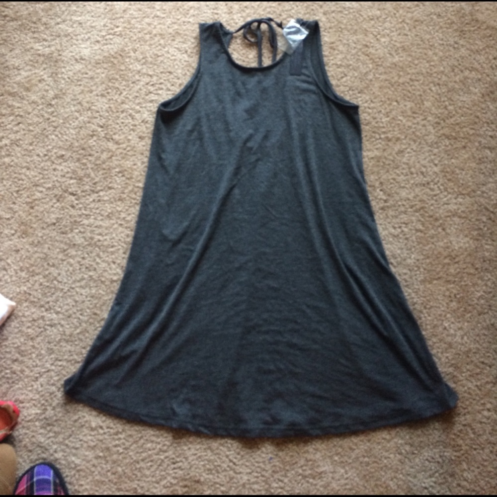 🚫SOLD🚫 Keyhole Back, Sleeveless Shift Dress