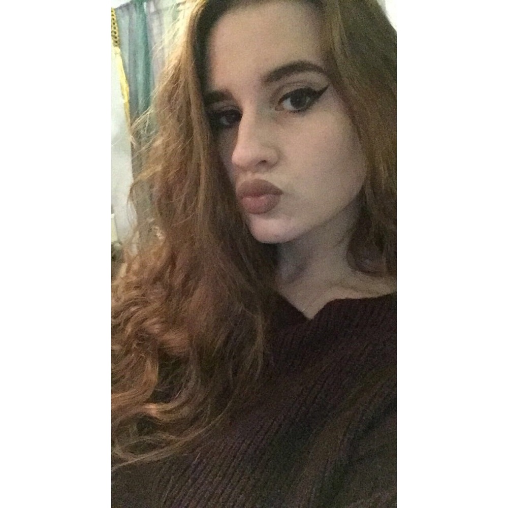 Meet your Posher, Claire