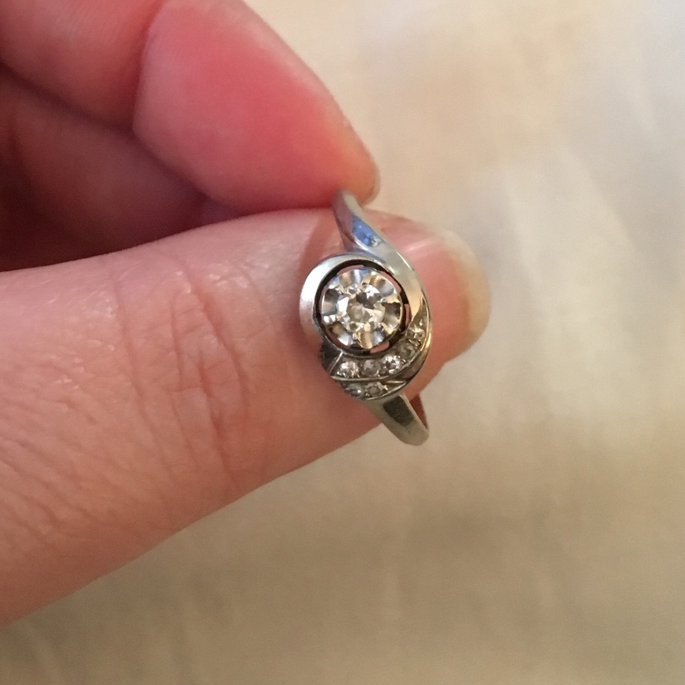 14k white gold and real diamonds ring