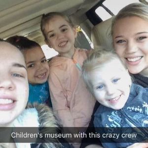 Meet your Posher, Elizabeth