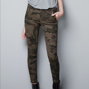 Zara Camo pants with biker details sz 6