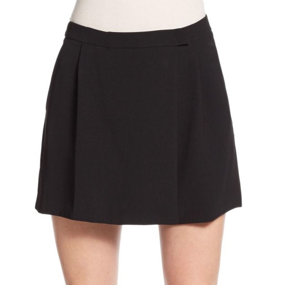 Vince Pleated Skort in Black