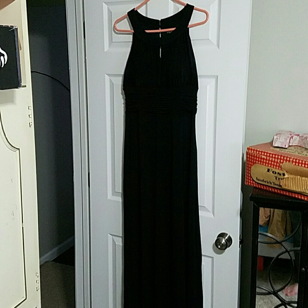 Signature by Sangria black Prom Dress