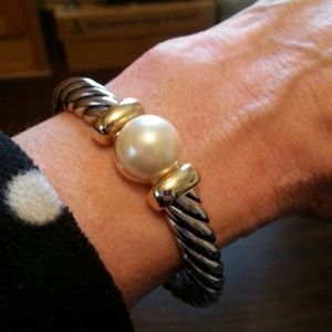 Yurman style hinged pearl cable bracelet