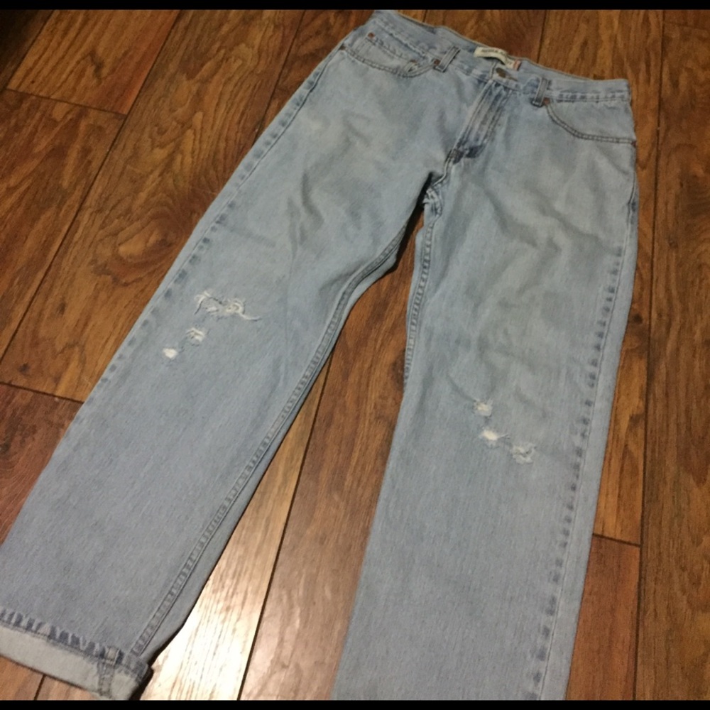 Lightly ripped Levi's 505 (make an offer🤘🏽)