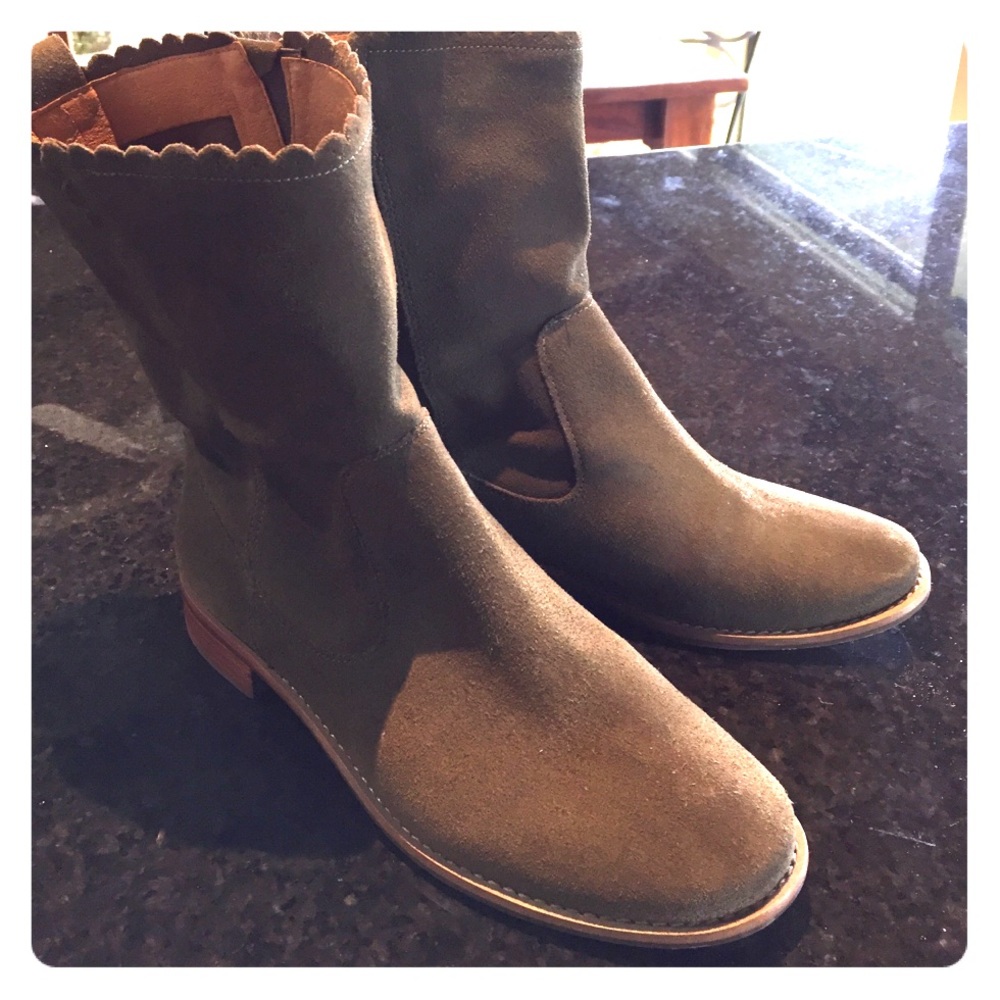 Olive green jack rogers boots