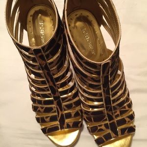 Dress shoes with straps