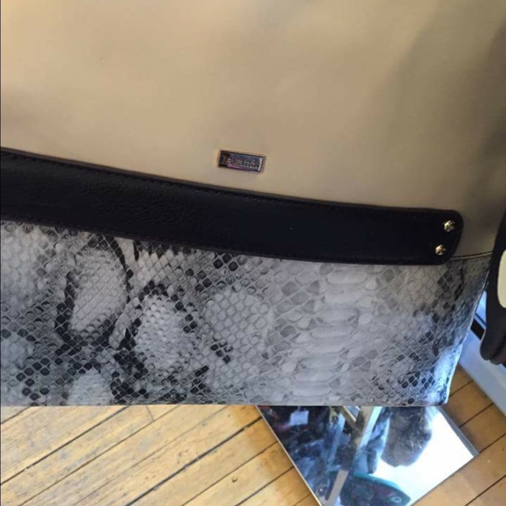 ISO this handbag lavand
