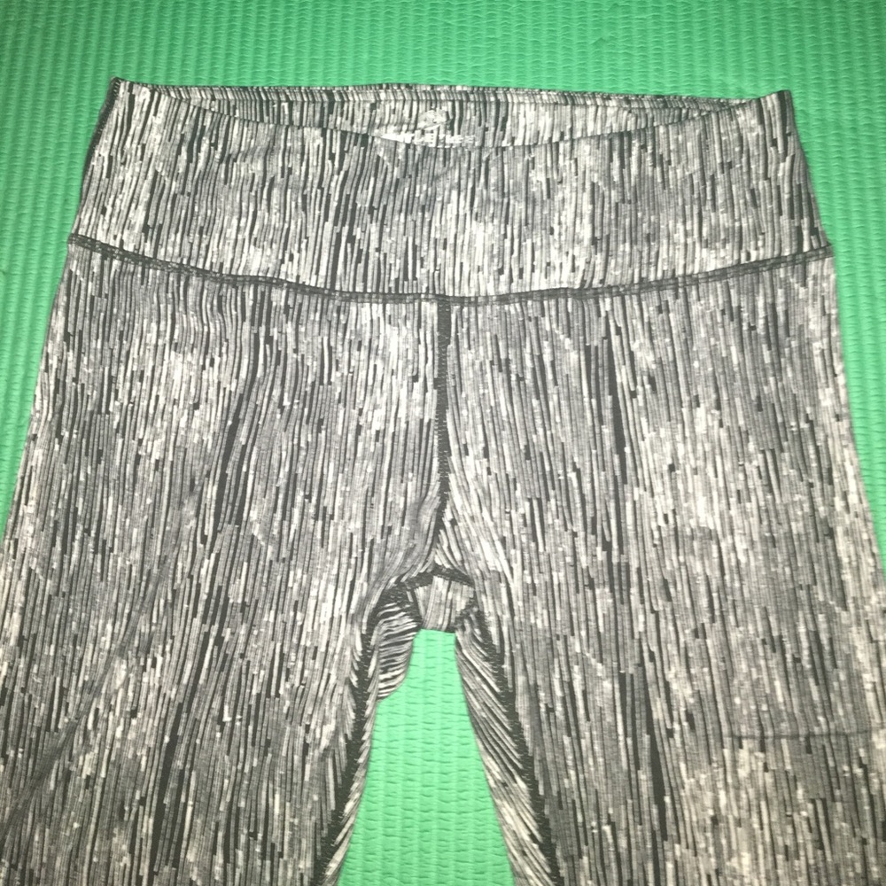 WORN ONCE. Slimming workout leggings!
