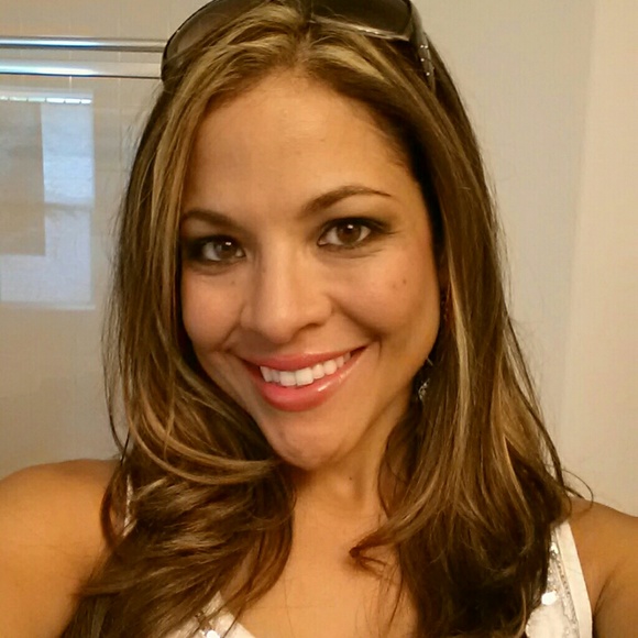 Meet your Posher, Amanda - Picture 1 of 1