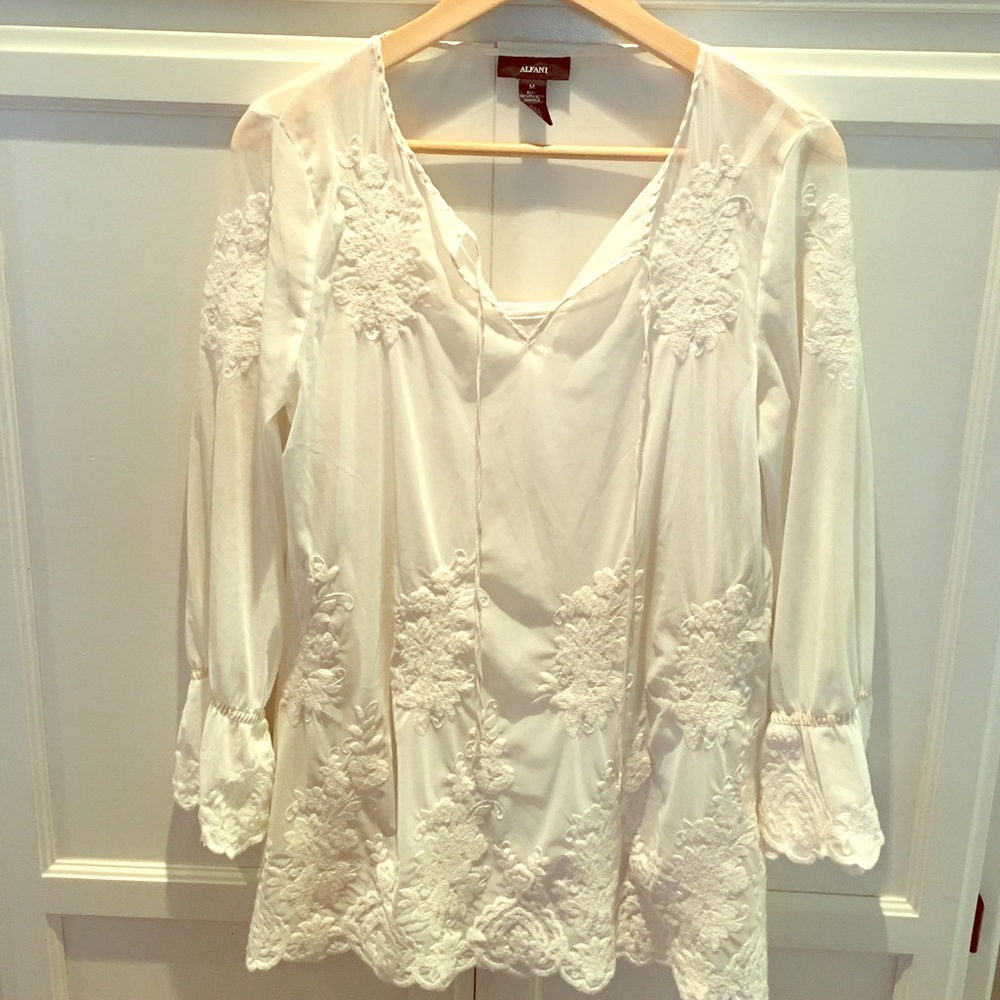 Lace appliqué blouse
