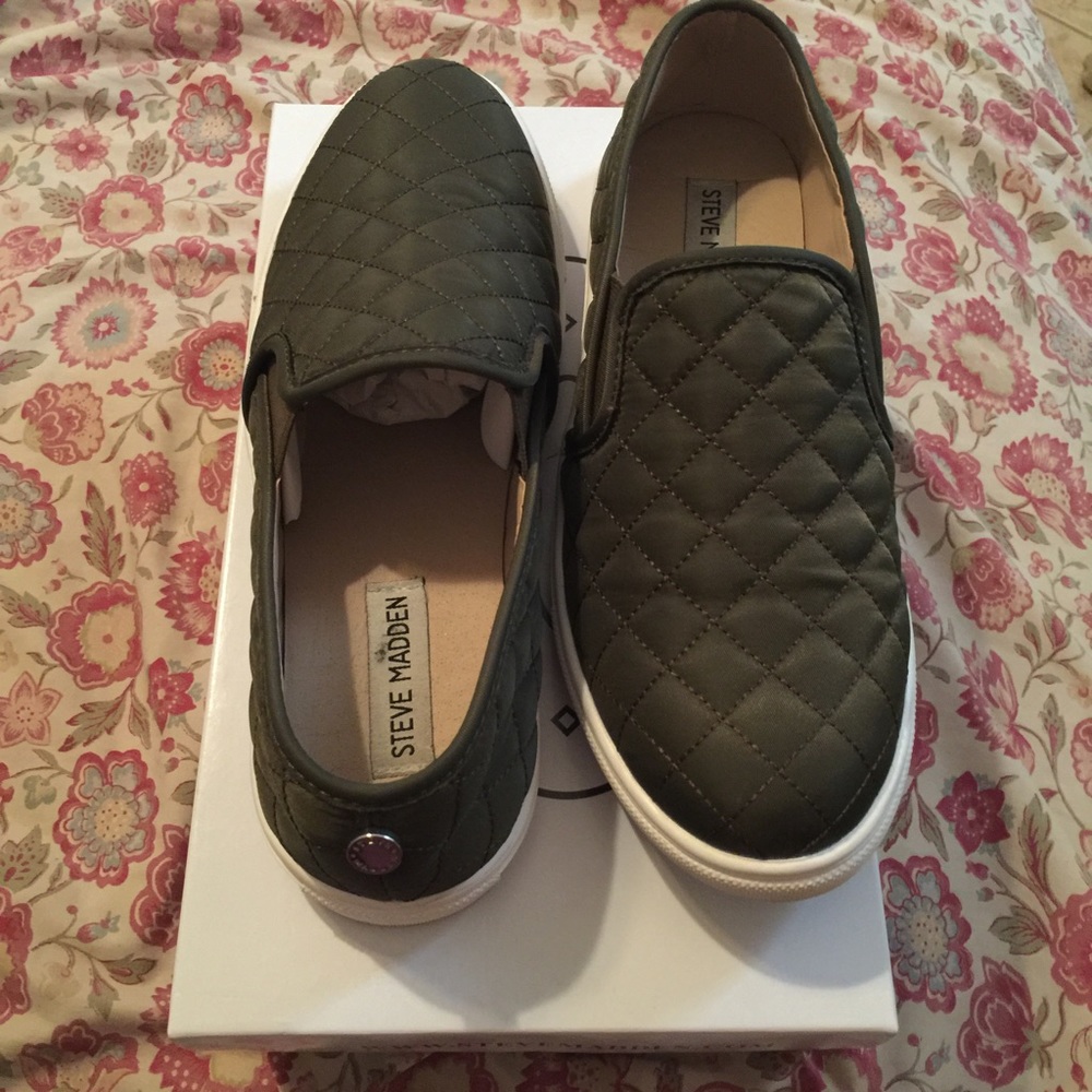 Steve Madden flat shoes