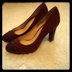 Heeled pumps