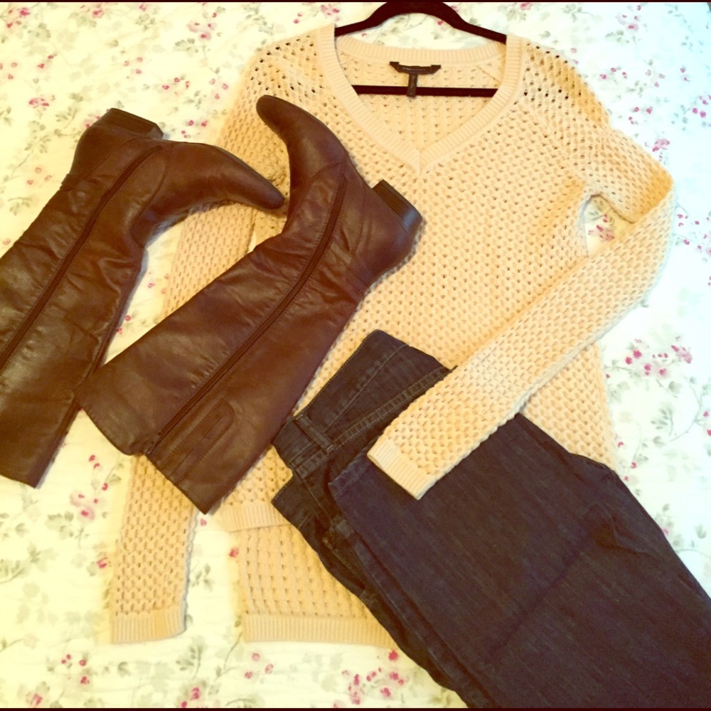 Small BCBG creme sweater