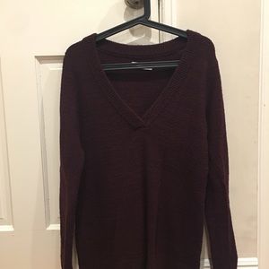 maroon v neck sweater