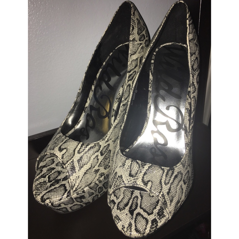 Faux Snakeskin Platform Peep toe Heels