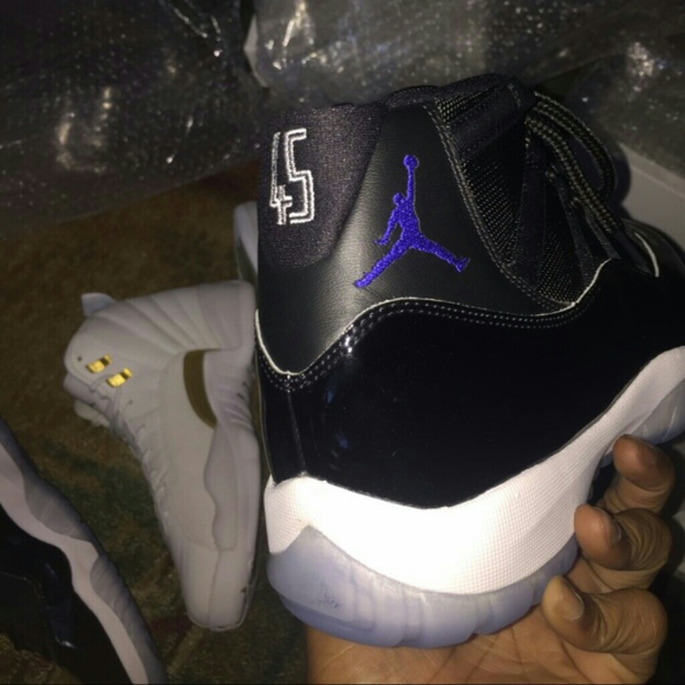 SPACE JAM 11S ?? - Picture 3 of 3