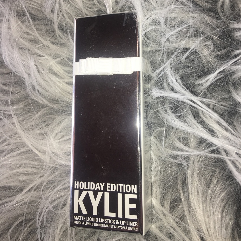 Kylie Holiday Edition