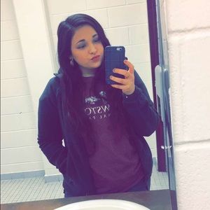 Meet your Posher, Isabel