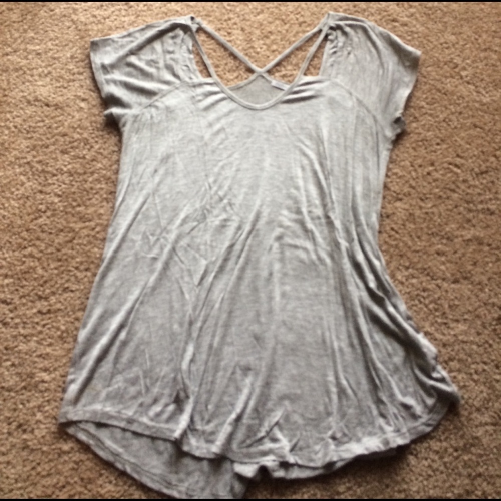 🚫SOLD🚫 Cut-out, flowy tee shirt