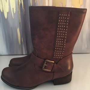 BROWN SHORT BOOTS