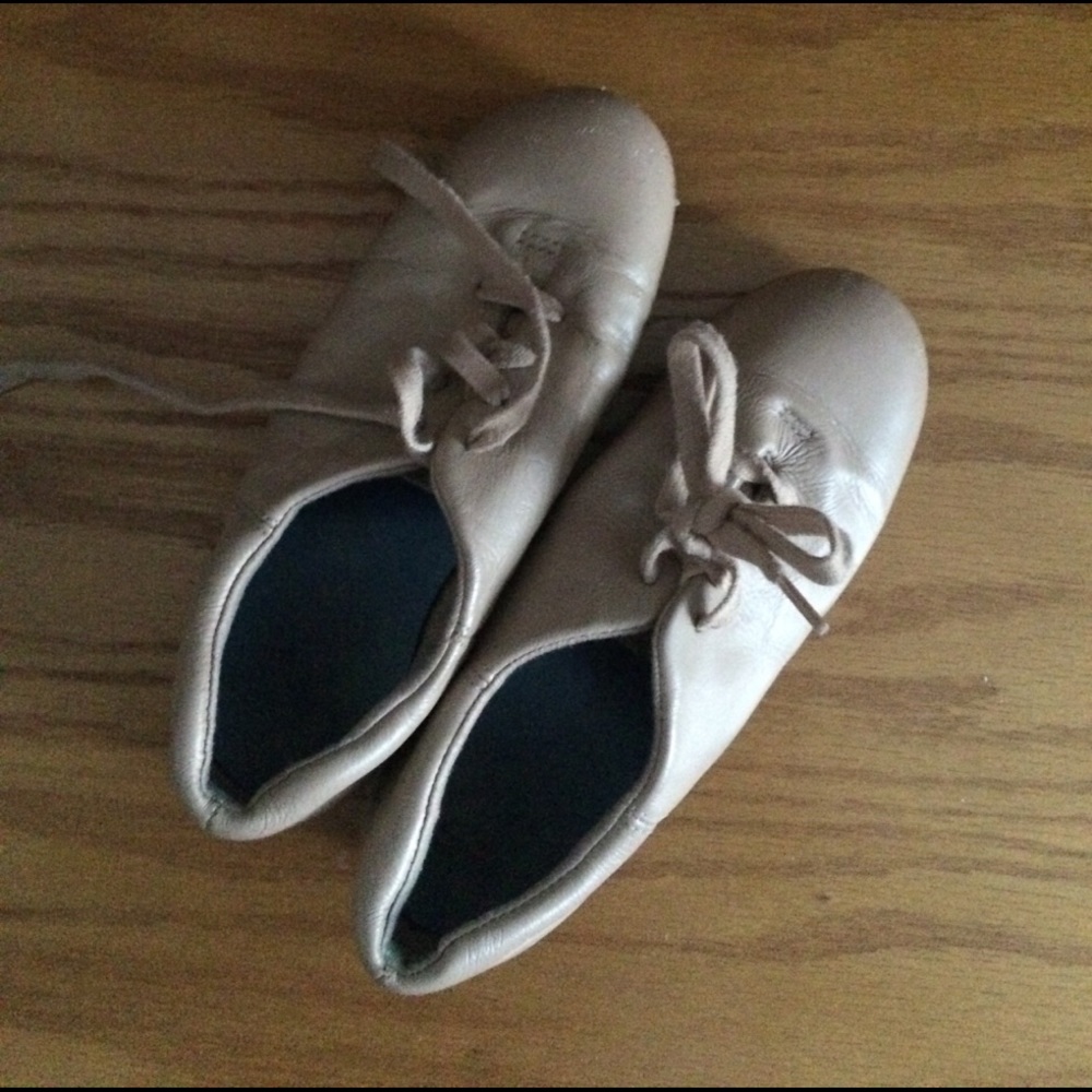 Tan tap shoes