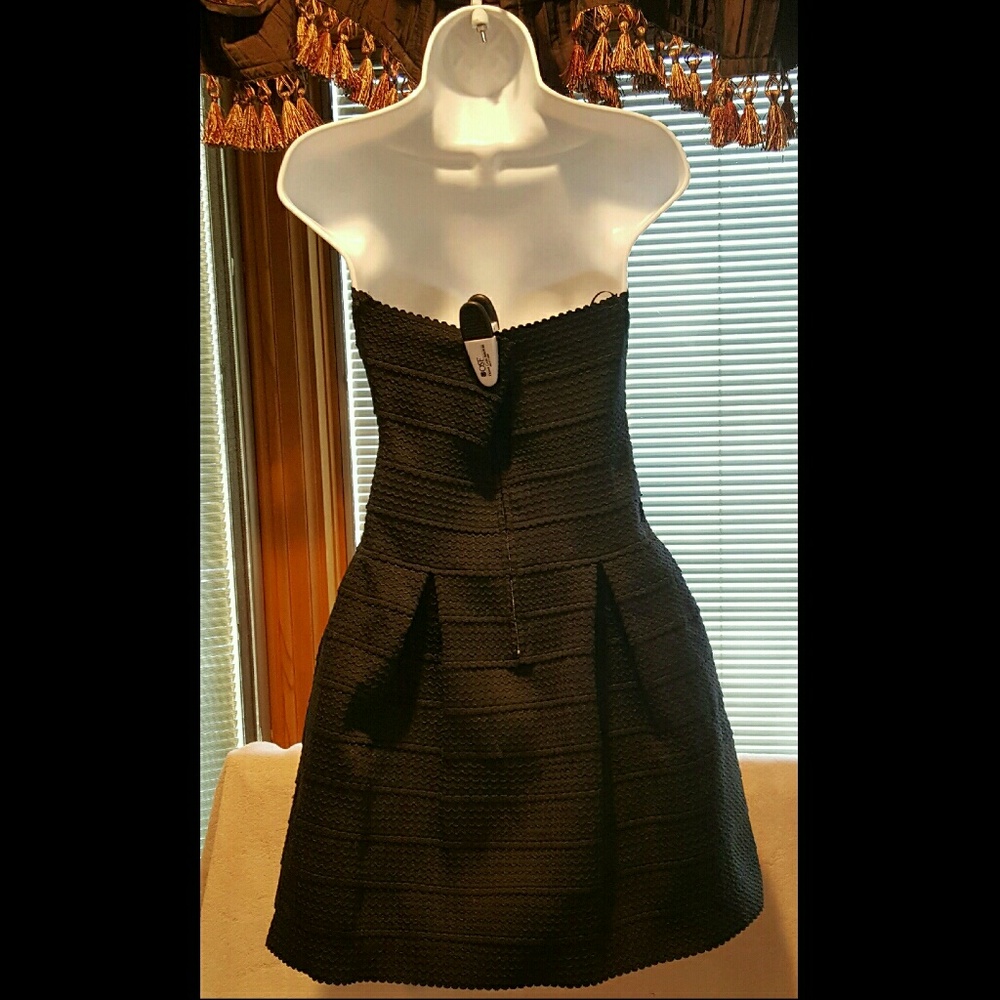 NWT Large strapless dress - Picture 4 of 4