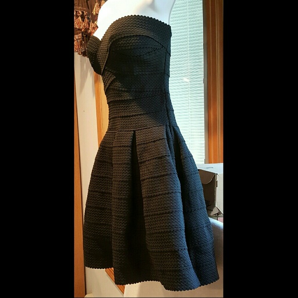 NWT Large strapless dress - Picture 2 of 4