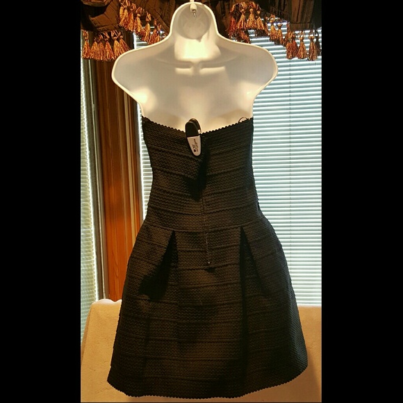 NWT Large strapless dress - Picture 4 of 4