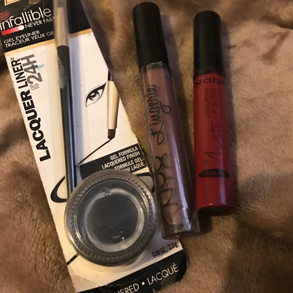 Makeup bundle!