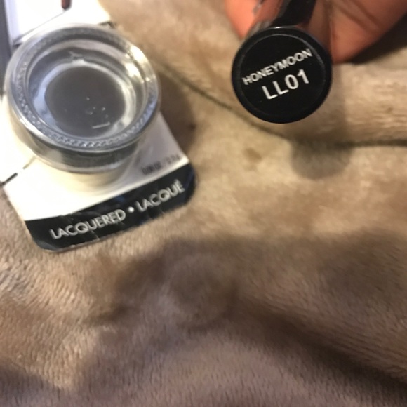 Makeup bundle! - Picture 2 of 3