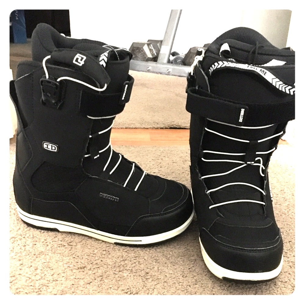 BRAND NEW Women's Snowboard Boots Size 9/9.5