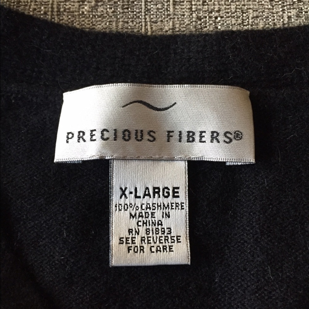 Black 💯% cashmere sweater