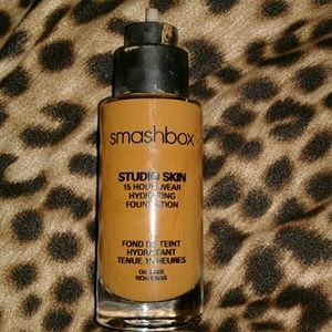 smashbox studio skin foundation