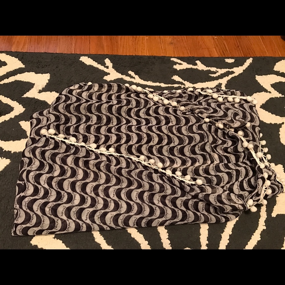Victoria Secret Pom Pom black and white scarf!