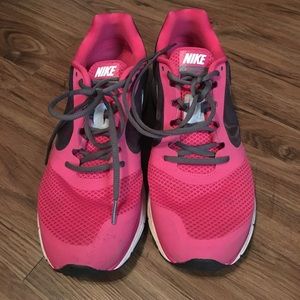 Nike size 11 Vomero 8 running shoes