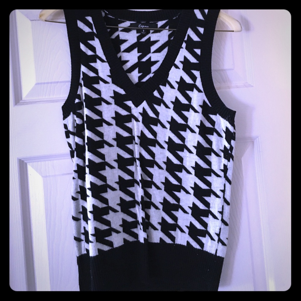 Houndstooth sweater vest