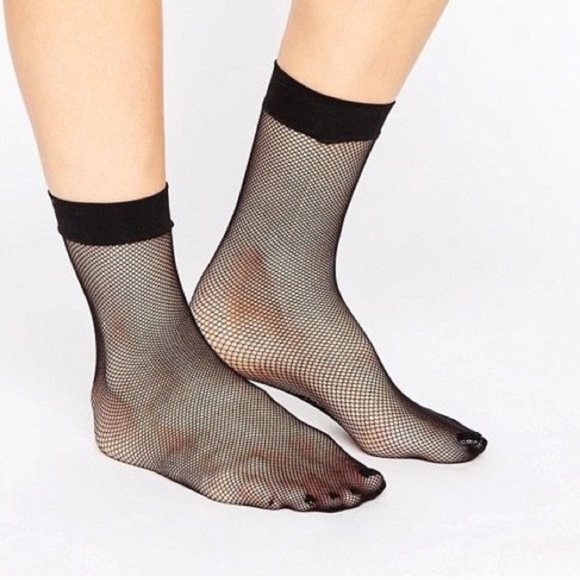 🆕 Micro Fishnet Socks - Picture 2 of 4