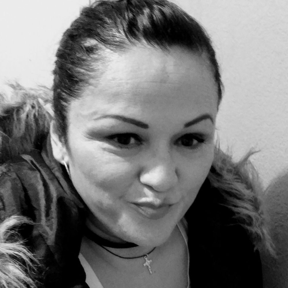 Meet your Posher, Isabel