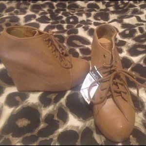 Brown Rue 21 wedge booties